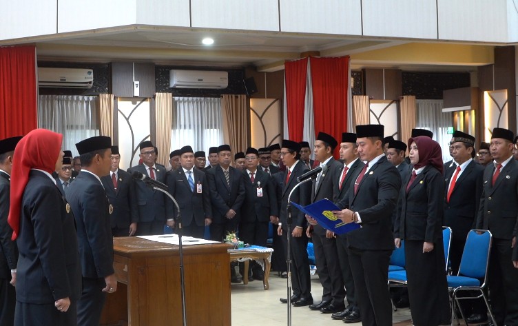 Lantik 124 Pejabat Baru, Yamin Tekankan Penguatan Reformasi Birokrasi dan Pelayanan Publik