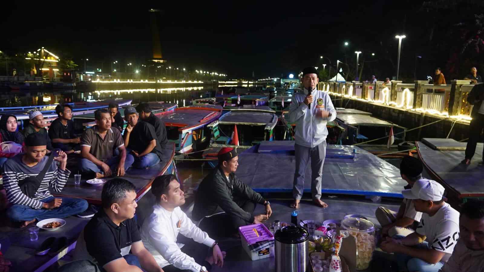 Bersahur Sambil Dialog di Atas Kelotok, Yamin Dengar Aspirasi Masyarakat dan Tinjau Masalah Sampah